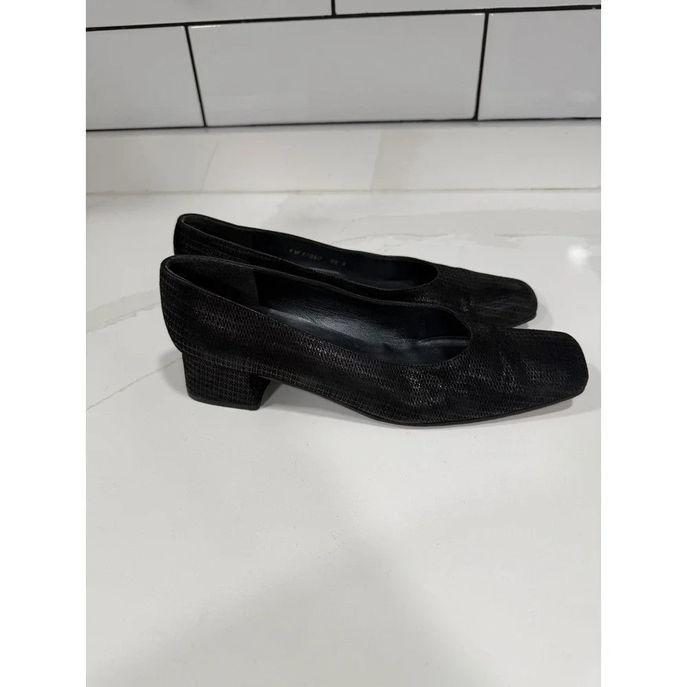 Stuart Weitzman Black Textured Square Toe Block‎ Heel Pumps 8.5B 4W 67060 Spain